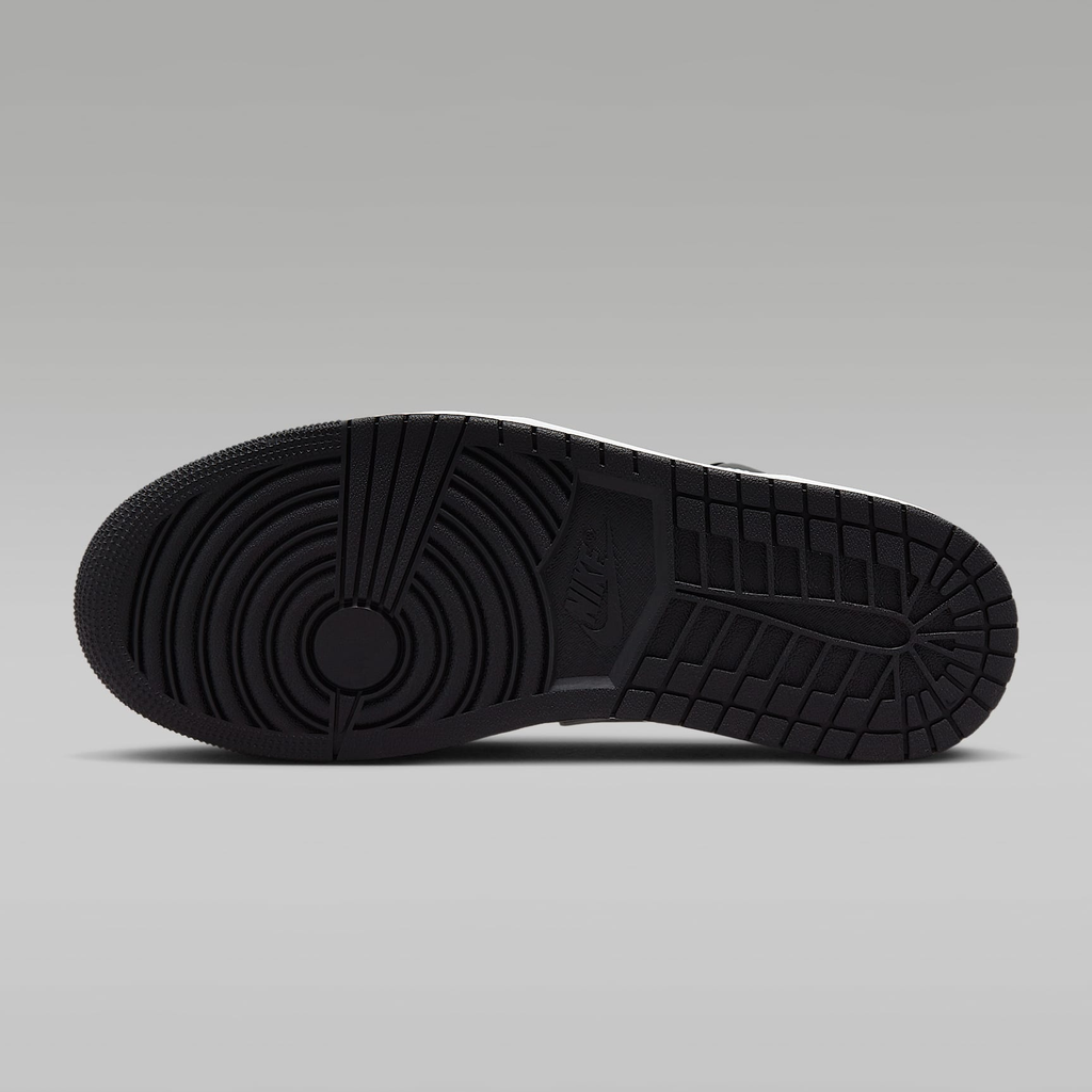 Air Jordan 1 Low 553558-040 – Unisex Classic Black/White Sneaker