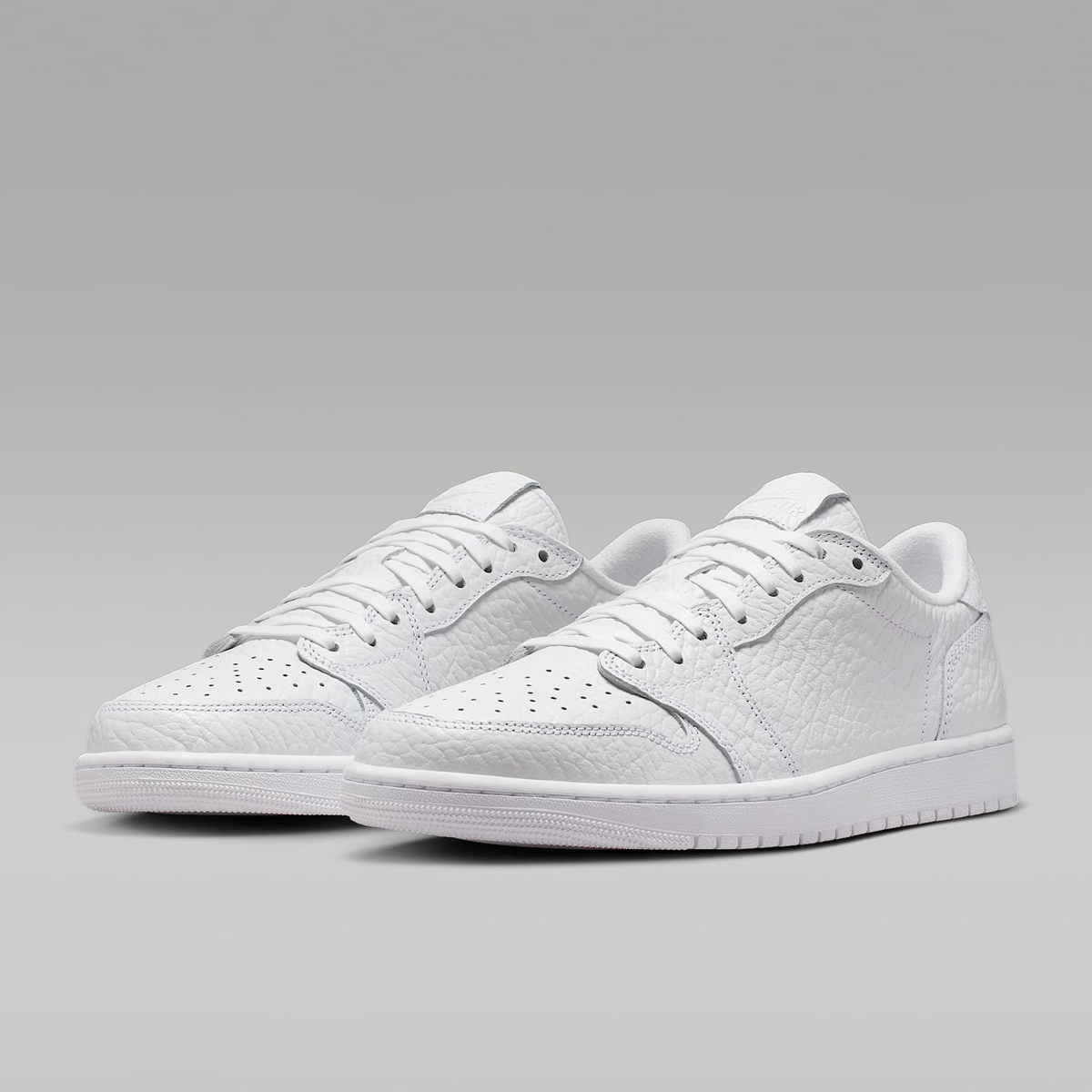 Air Jordan 1 Retro Low 872782-100 – Unisex Classic White Sneaker