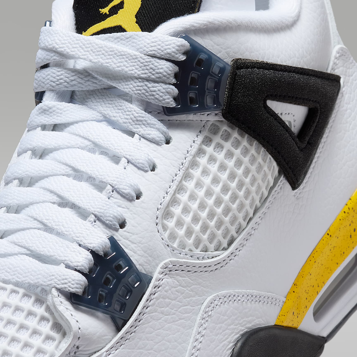 Air Jordan 4 Retro “Tour Yellow” IO2463-102 – Men's Sneaker