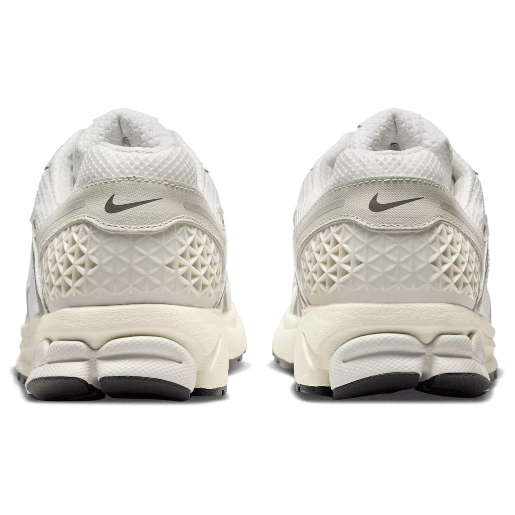 Nike Vomero 5 HF0731-007 – Y2K Retro Running Sneaker