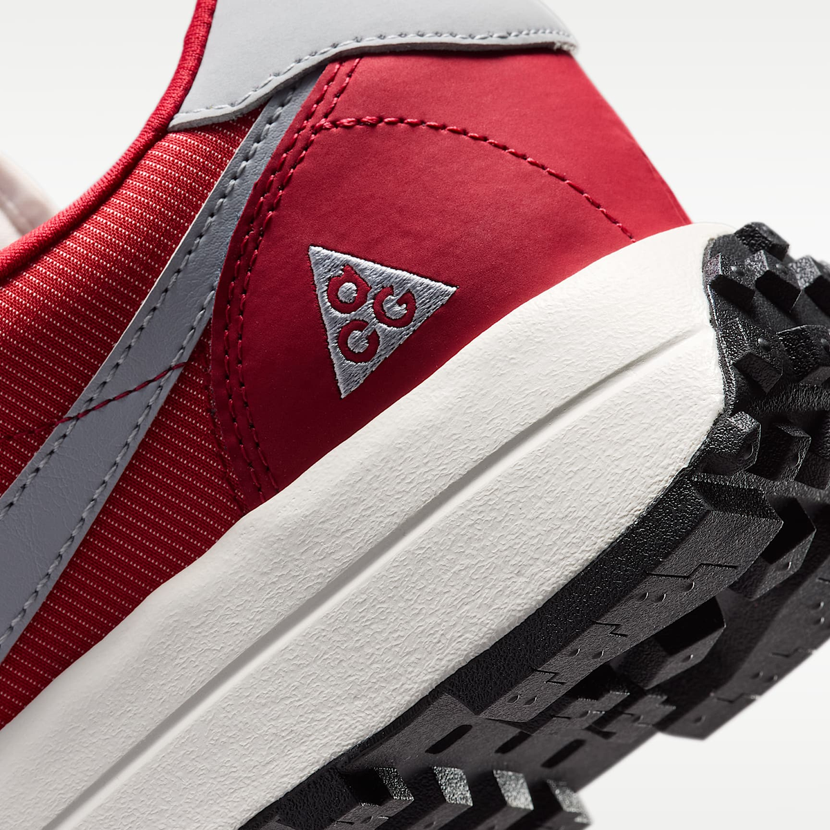 Nike ACG LDV IF2857-600 – Unisex All-Terrain Lifestyle Sneaker