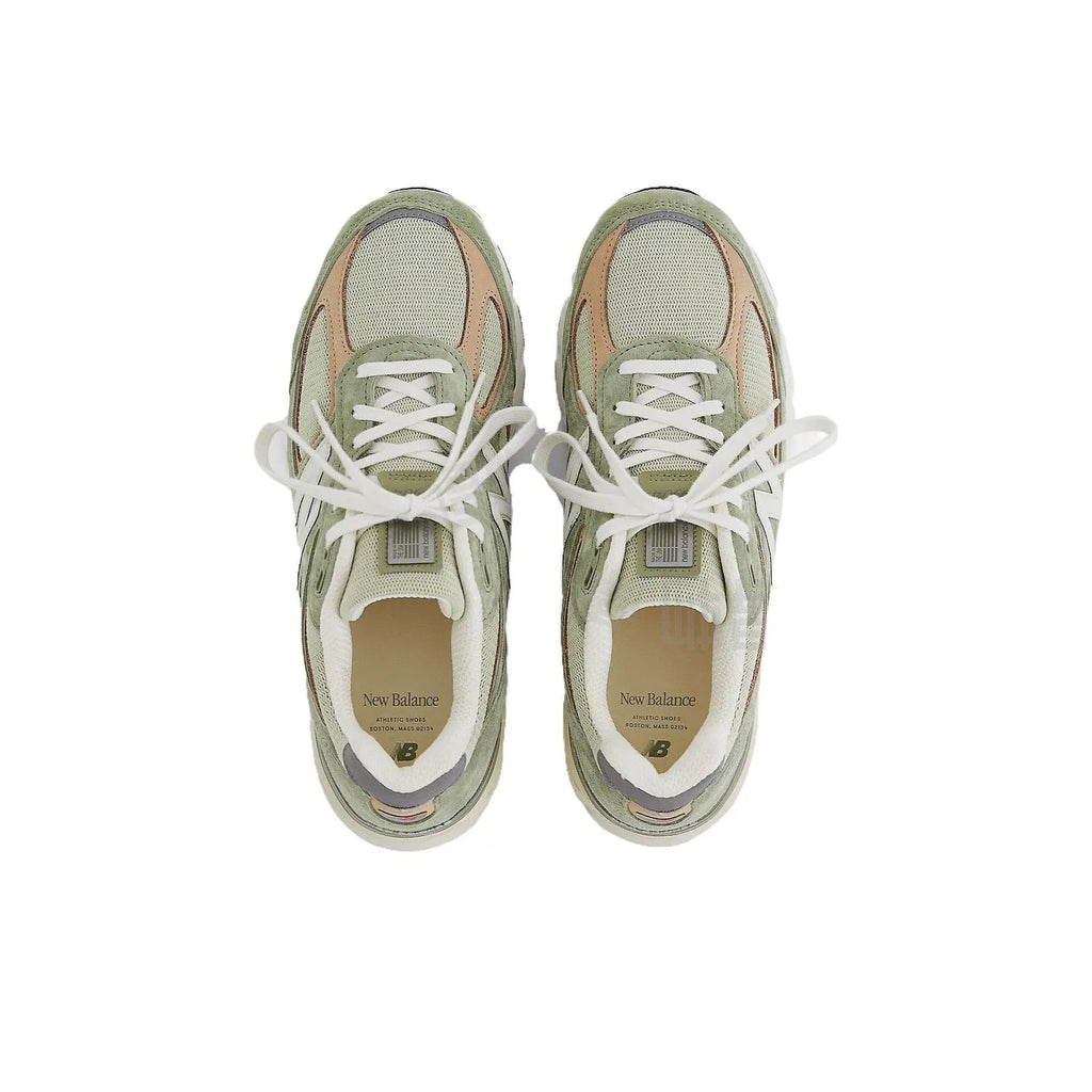 New Balance 990v4 Sneakers | U990GT4